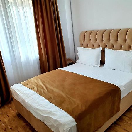 Laura Apartments Sinaia Luaran gambar
