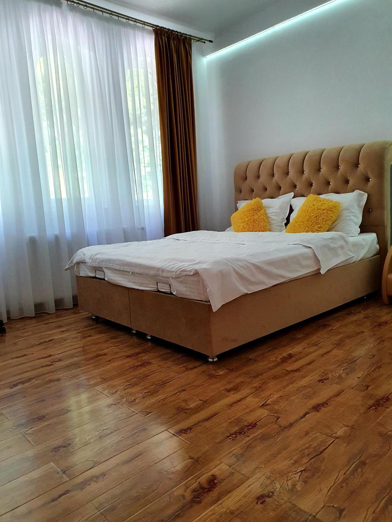 Laura Apartments Sinaia Bilik gambar