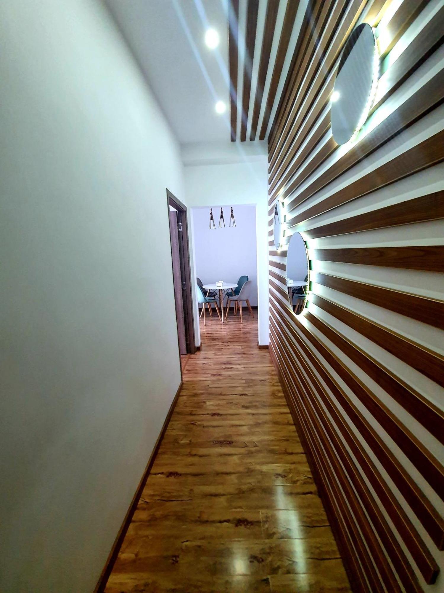 Laura Apartments Sinaia Bilik gambar