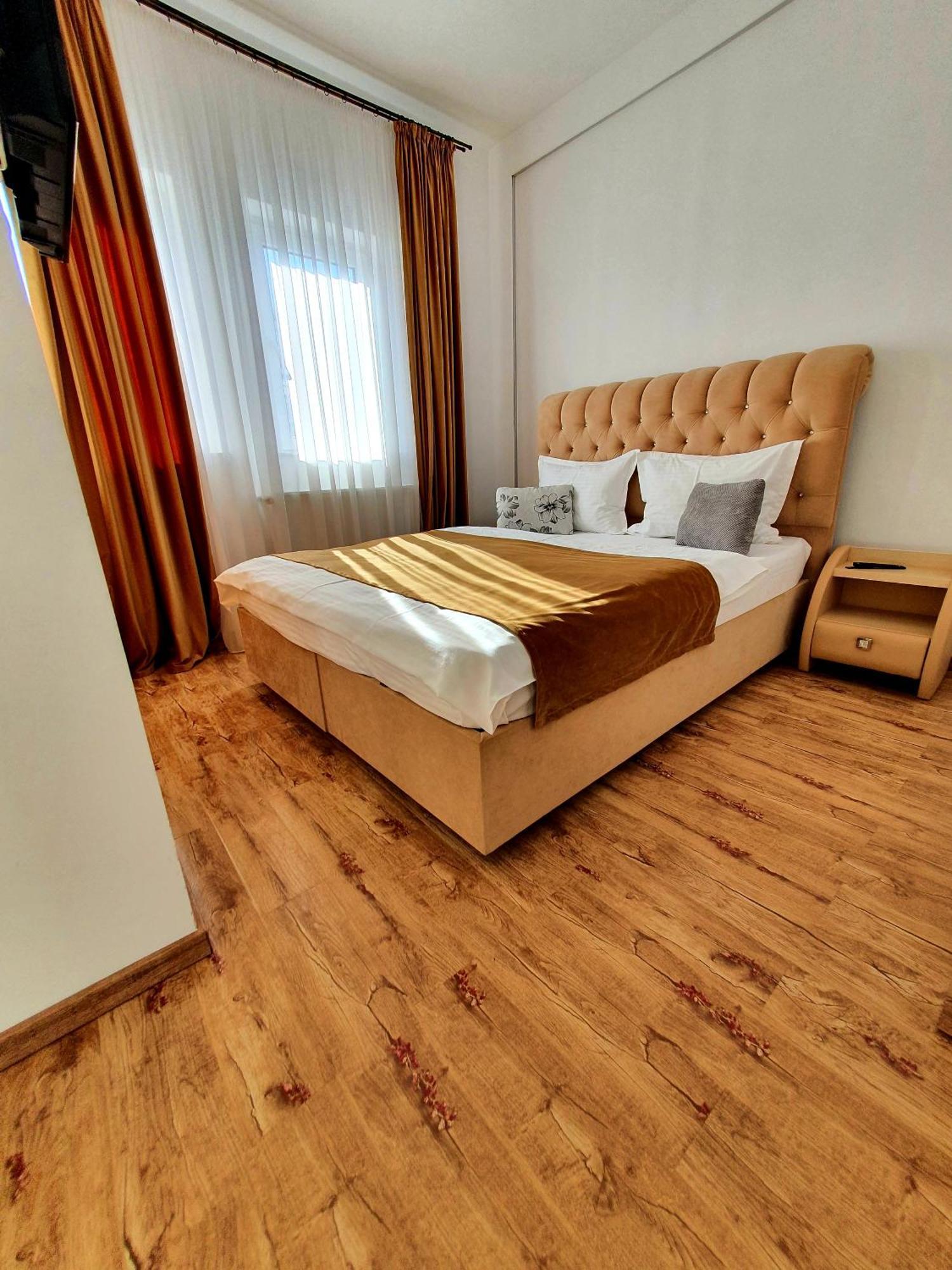 Laura Apartments Sinaia Luaran gambar